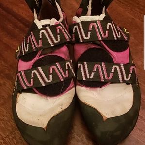 La Sportiva Katana 39.5 Climbing Shoes